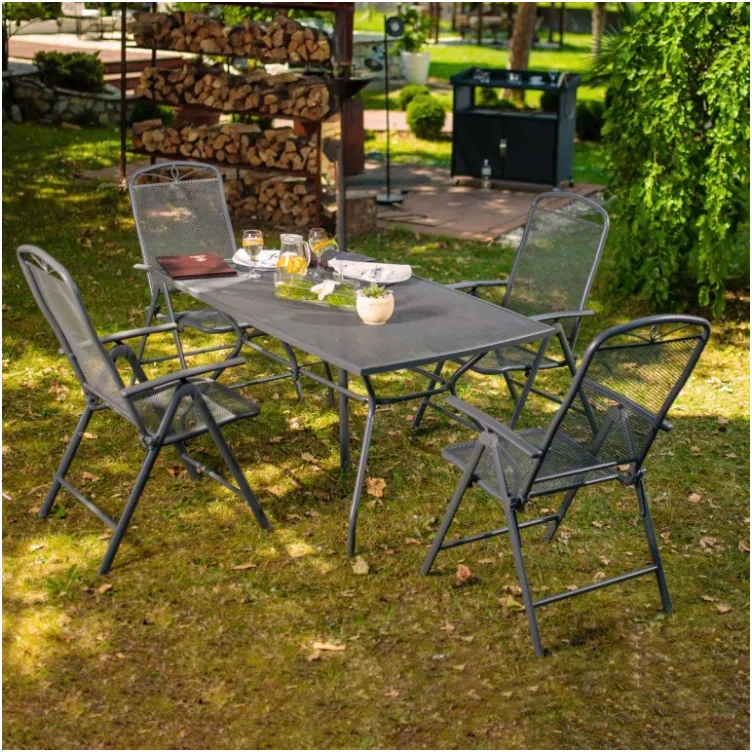 Baštenska garnitura sa 4 podesive stolice Baštenska garnitura sa 4 podesive stolice